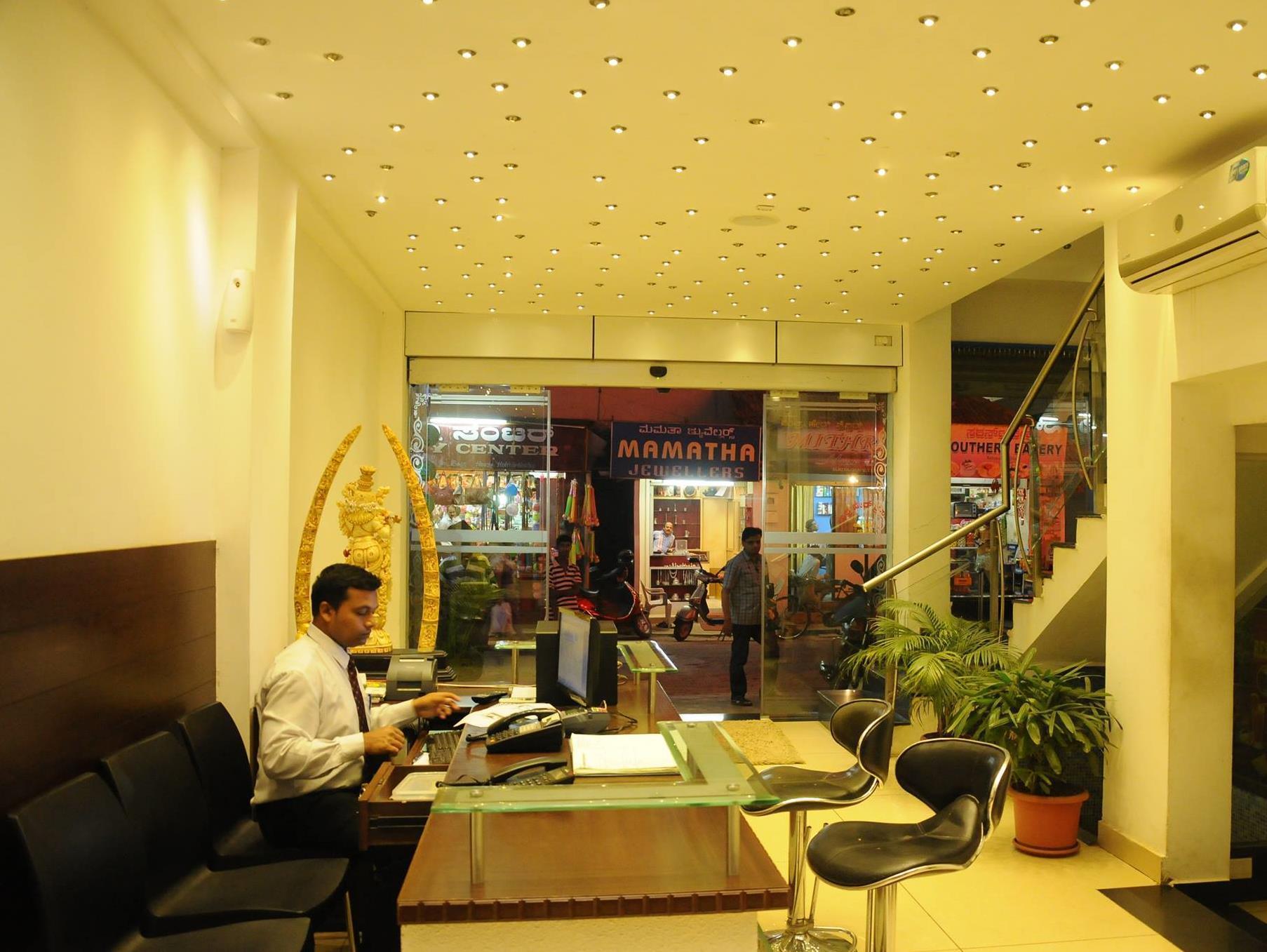 Hotel Sri Krishna Residency Удипи Экстерьер фото